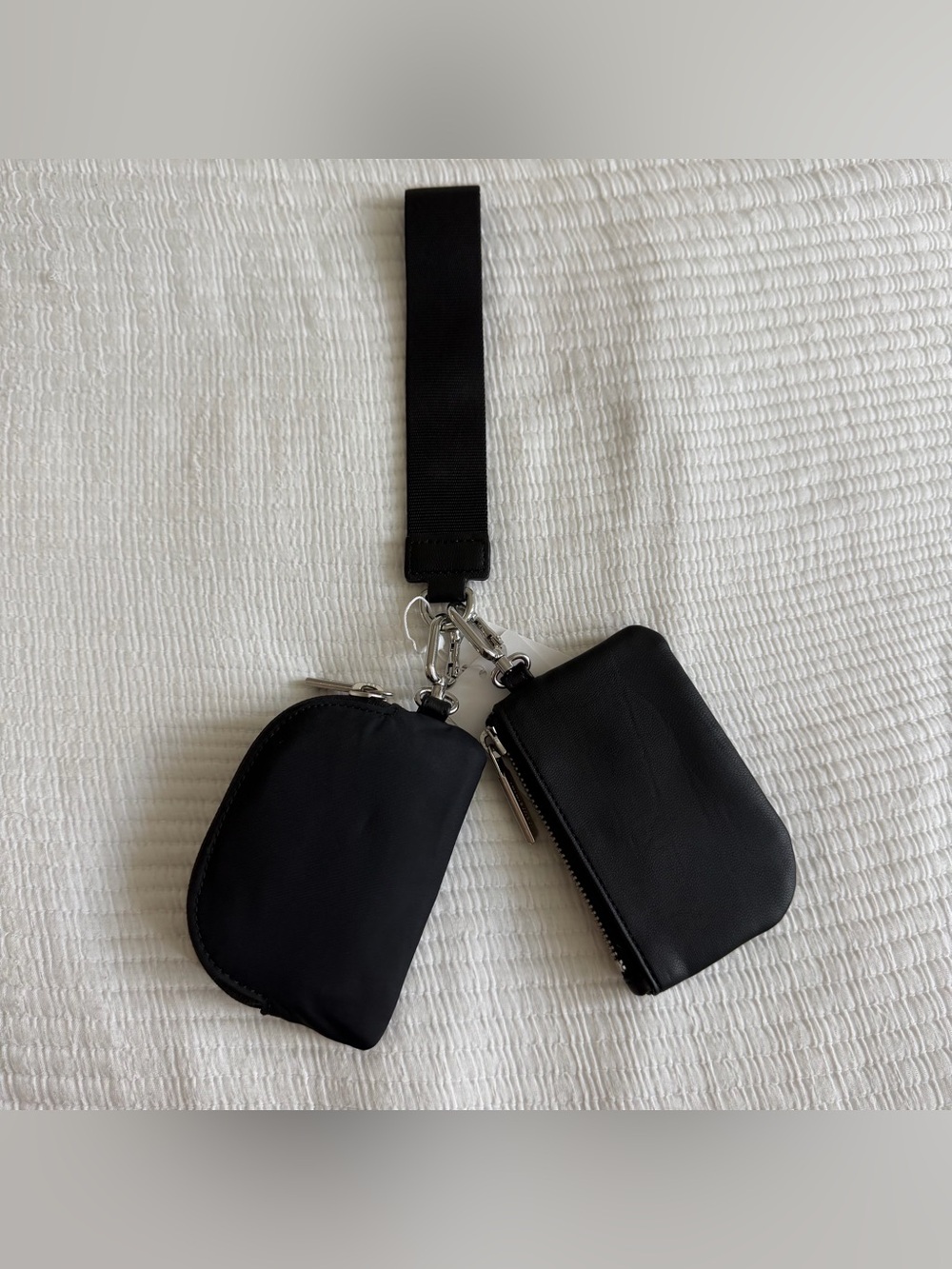Lululemon Black Dual Pouch Wristlet Keychain — Brand New w/ Tags - Picture 3 of 3